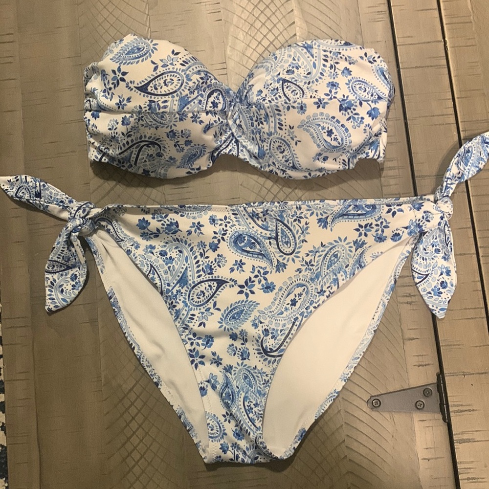 Swim suit